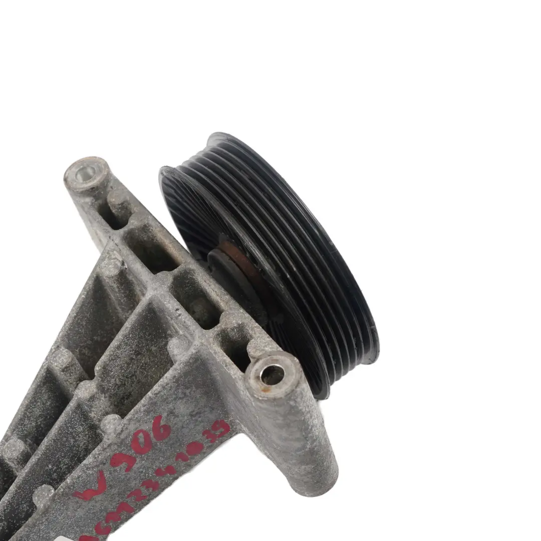 Pulley OM651 Diesel Tendeur courroie d'alternateur pour Mercedes W906 Drive à propos du numéro de pièce A6112341039 Mercedes W906 Drive Pulley OM651 Diesel Tendeur courroie d'alternateur - SKU A6112341039 - Numéro de pièce A6112341039