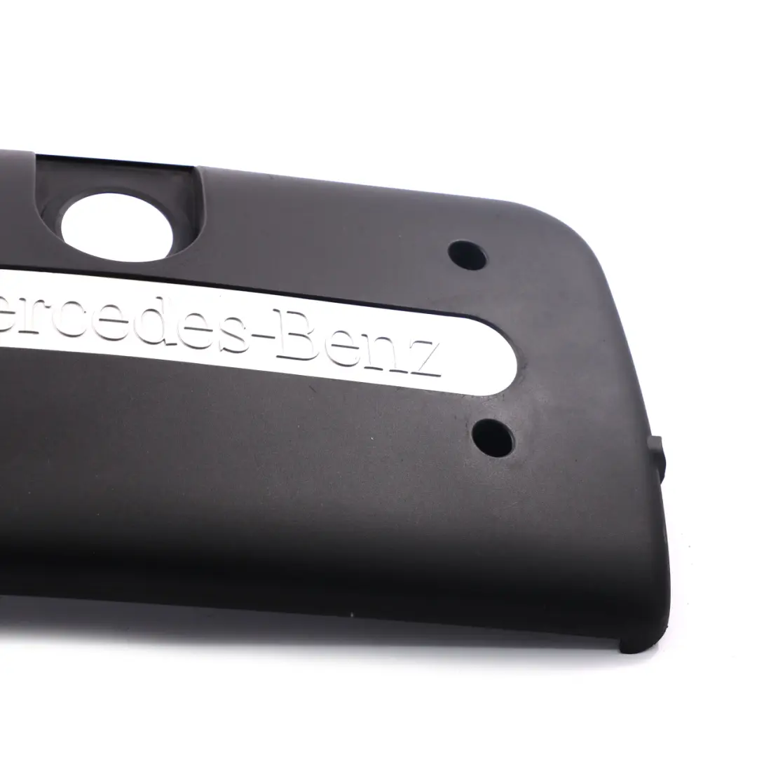 OM612 Osłona Pokrywa Silnika do Mercedes W203 o numerze A6120100667 Mercedes W203 OM612 Osłona Pokrywa Silnika - SKU A6120100667 - Numer Części A6120100667