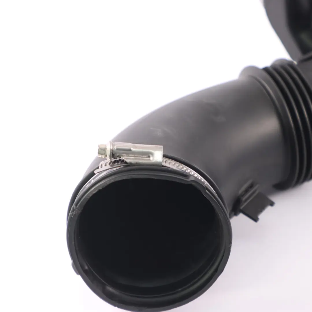 OM626 Przewód Wąż Rura Powietrza do Mercedes W205 o numerze A6260900137 Mercedes W205 OM626 Przewód Wąż Rura Powietrza - SKU A6260900137 - Numer Części A6260900137