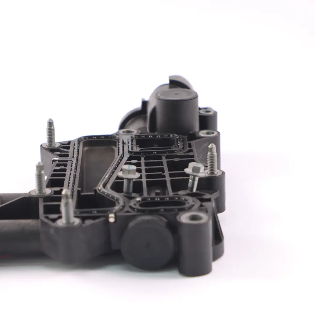 Refroidisseur d'huile Base Mercedes W205 OM626 d'huile Boîtier filtre pour à propos du numéro de pièce A6261800011 Refroidisseur d'huile Base Mercedes W205 OM626 d'huile Boîtier filtre - SKU A6261800011 - Numéro de pièce A6261800011