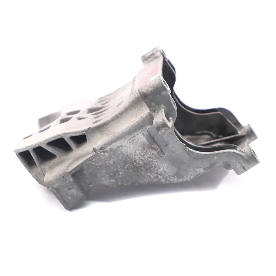 Staffa motore Mercedes W205 Diesel OM626 Montaggio a destra per con numero di parte A6262230000 Staffa motore Mercedes W205 Diesel OM626 Montaggio a destra - SKU A6262230000 - Numero di parte A6262230000