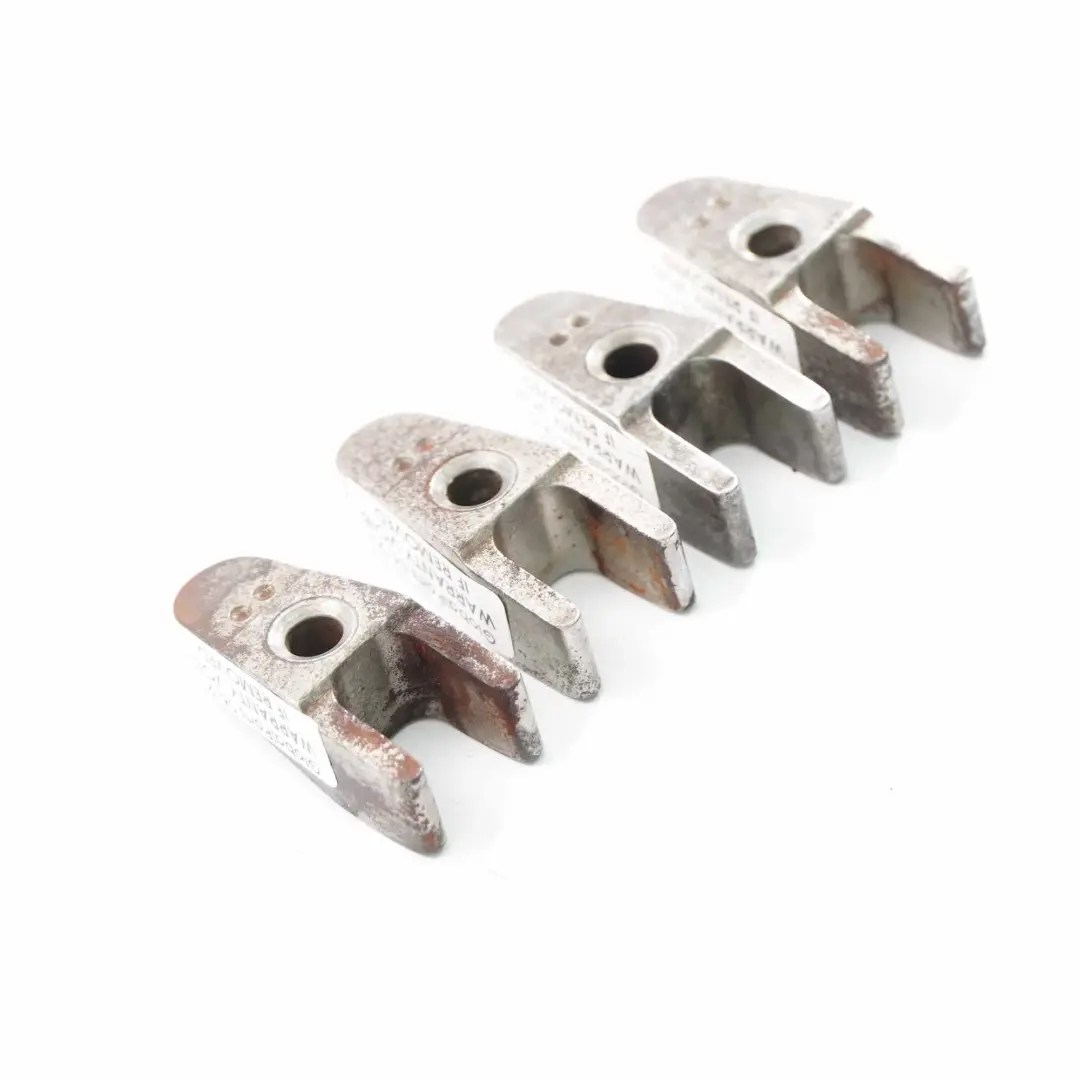 OM646 Set di supporti per iniettori carburante per Mercedes W211 W639 con numero di parte A6290160038 Mercedes W211 W639 OM646 Set di supporti per iniettori carburante - SKU A6290160038 - Numero di parte A6290160038