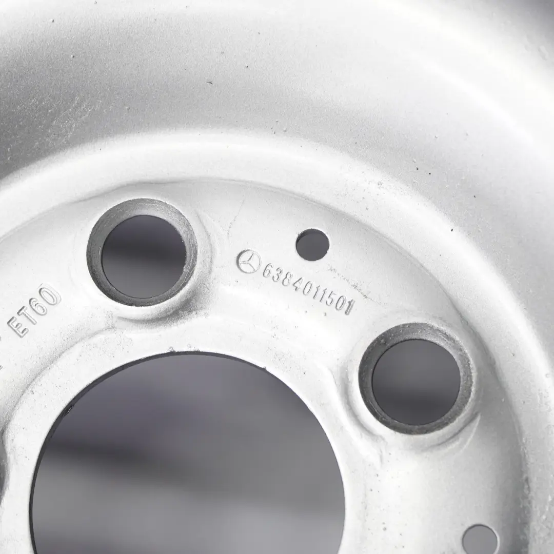 Silberne Stahl felge 15" ET:60 5,5J für Mercedes Vito W638 mit Teilenummer A6384011501 Mercedes Vito W638 Silberne Stahl felge 15" ET:60 5,5J - SKU A6384011501 - Teilenummer A6384011501