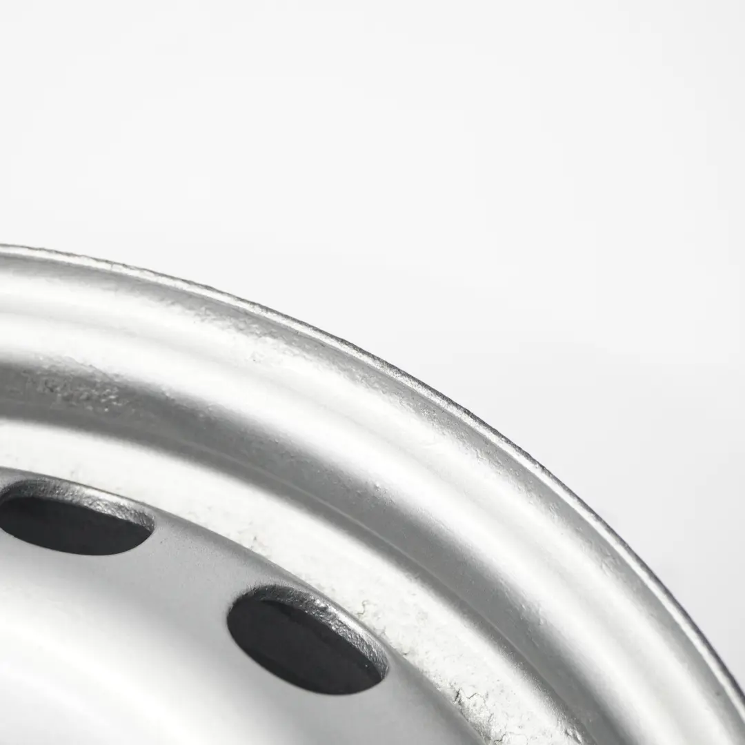 Silberne Stahl felge 15" ET:60 5,5J für Mercedes Vito W638 mit Teilenummer A6384011501 Mercedes Vito W638 Silberne Stahl felge 15" ET:60 5,5J - SKU A6384011501 - Teilenummer A6384011501