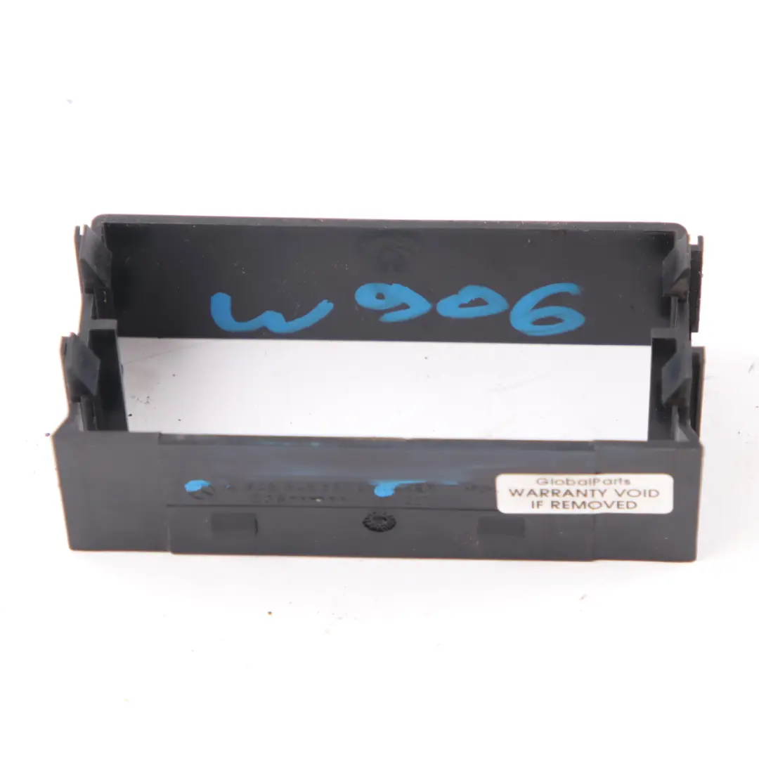 Boîte à fusibles Support Cadre pour Mercedes W639 W638 W906 à propos du numéro de pièce A6385450319 Mercedes W639 W638 W906 Boîte à fusibles Support Cadre - SKU A6385450319 - Numéro de pièce A6385450319
