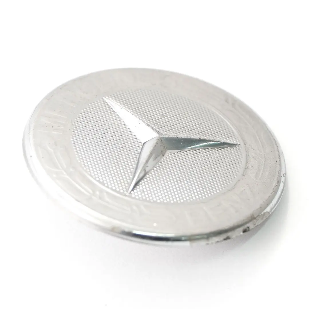 Frontabzeichen Motorhaube Logo Emblem Silber für Mercedes W639 mit Teilenummer A6388170116 Mercedes W639 Frontabzeichen Motorhaube Logo Emblem Silber - SKU A6388170116 - Teilenummer A6388170116