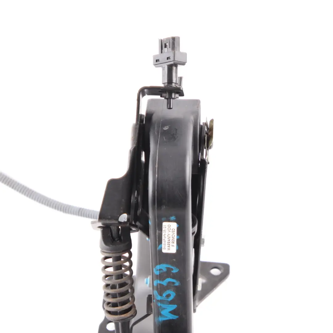 Clutch Pedal Mercedes Vito Viano W639 Manual Pedal Assembly to with Part number A6392900016 Clutch Pedal Mercedes Vito Viano W639 Manual Pedal Assembly - SKU A6392900016 - Part number A6392900016