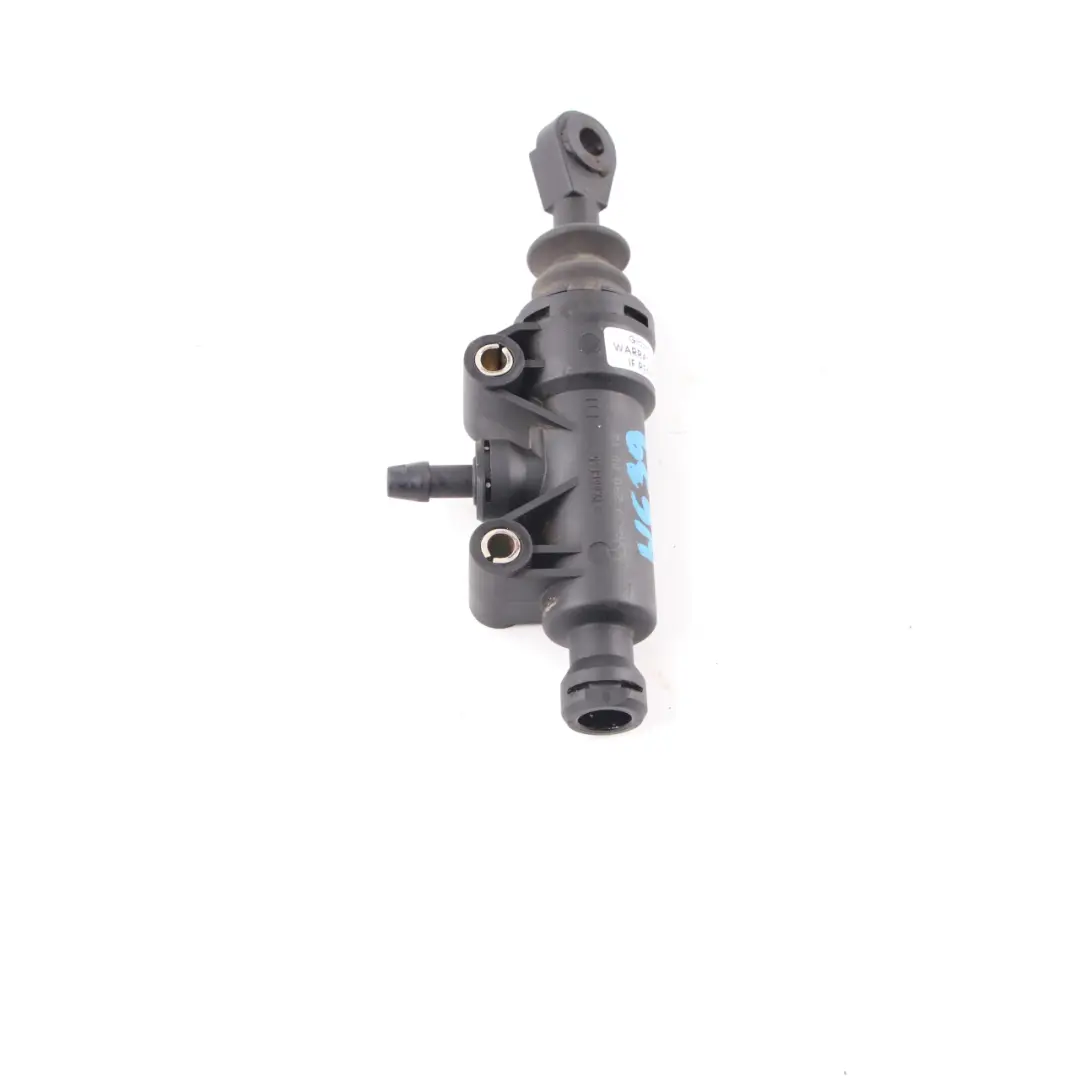 Clutch Master Cylinder A6392900012 to Mercedes Vito Viano W639 with Part number A6392900112 Mercedes Vito Viano W639 Clutch Master Cylinder A6392900012 - SKU A6392900112 - Part number A6392900112