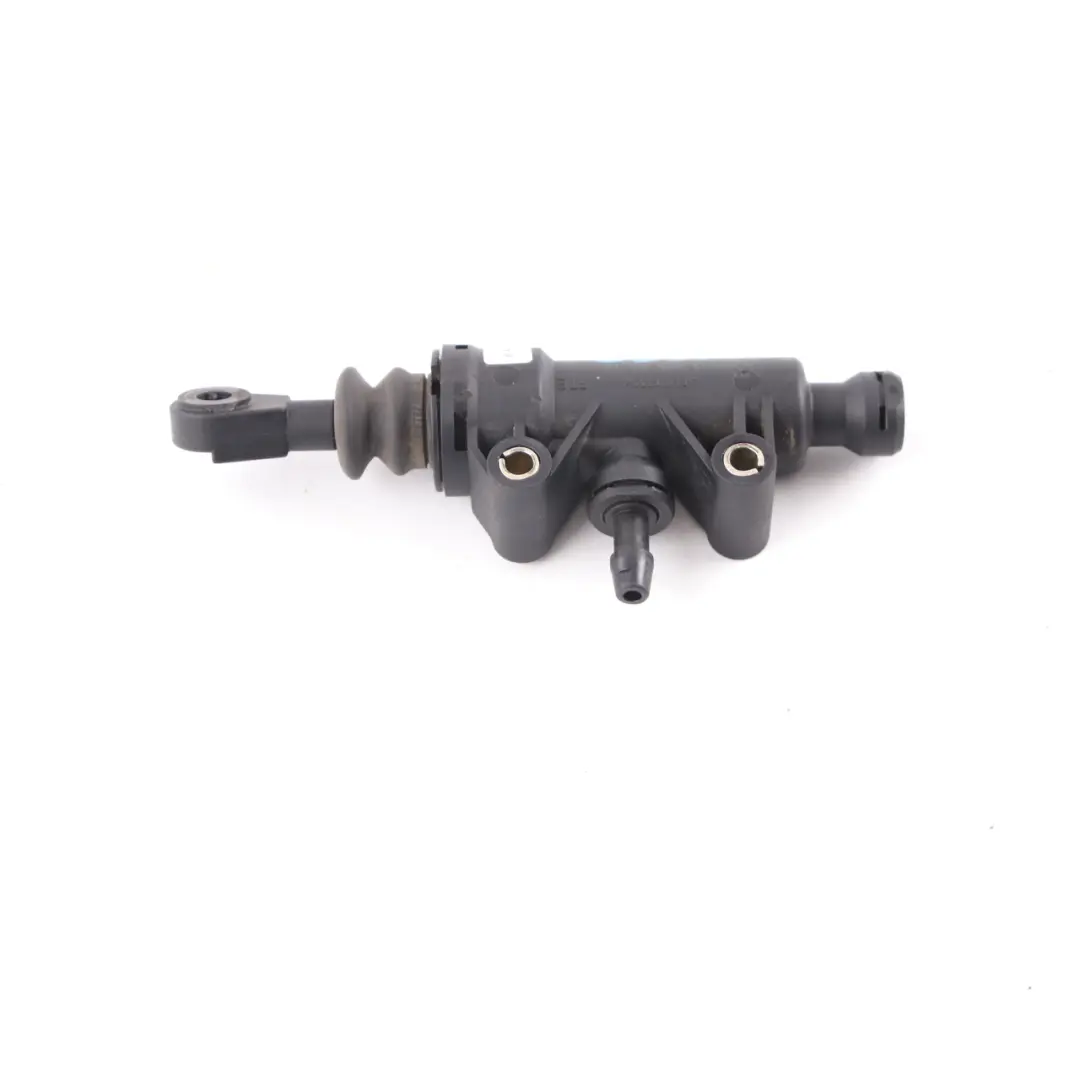 Clutch Master Cylinder A6392900012 to Mercedes Vito Viano W639 with Part number A6392900112 Mercedes Vito Viano W639 Clutch Master Cylinder A6392900012 - SKU A6392900112 - Part number A6392900112