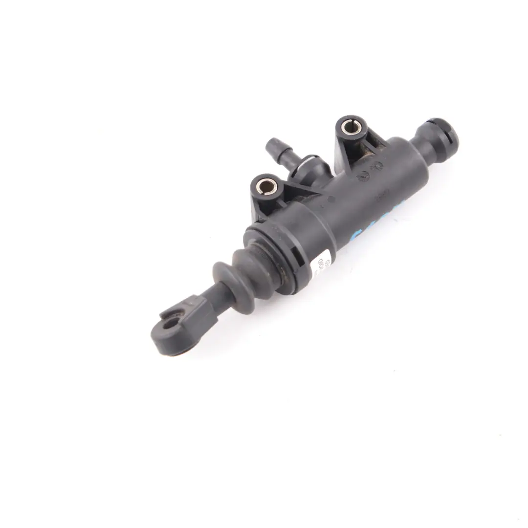 Clutch Master Cylinder A6392900012 to Mercedes Vito Viano W639 with Part number A6392900112 Mercedes Vito Viano W639 Clutch Master Cylinder A6392900012 - SKU A6392900112 - Part number A6392900112