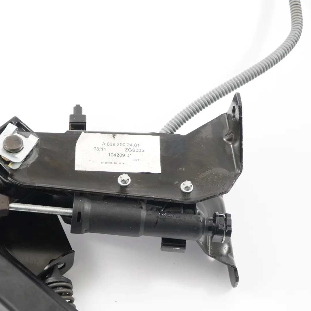  Clutch Pedal Mercedes Vito Viano W639 Manual Pedal Assembly - SKU A6392900116 - Part number A6392900116