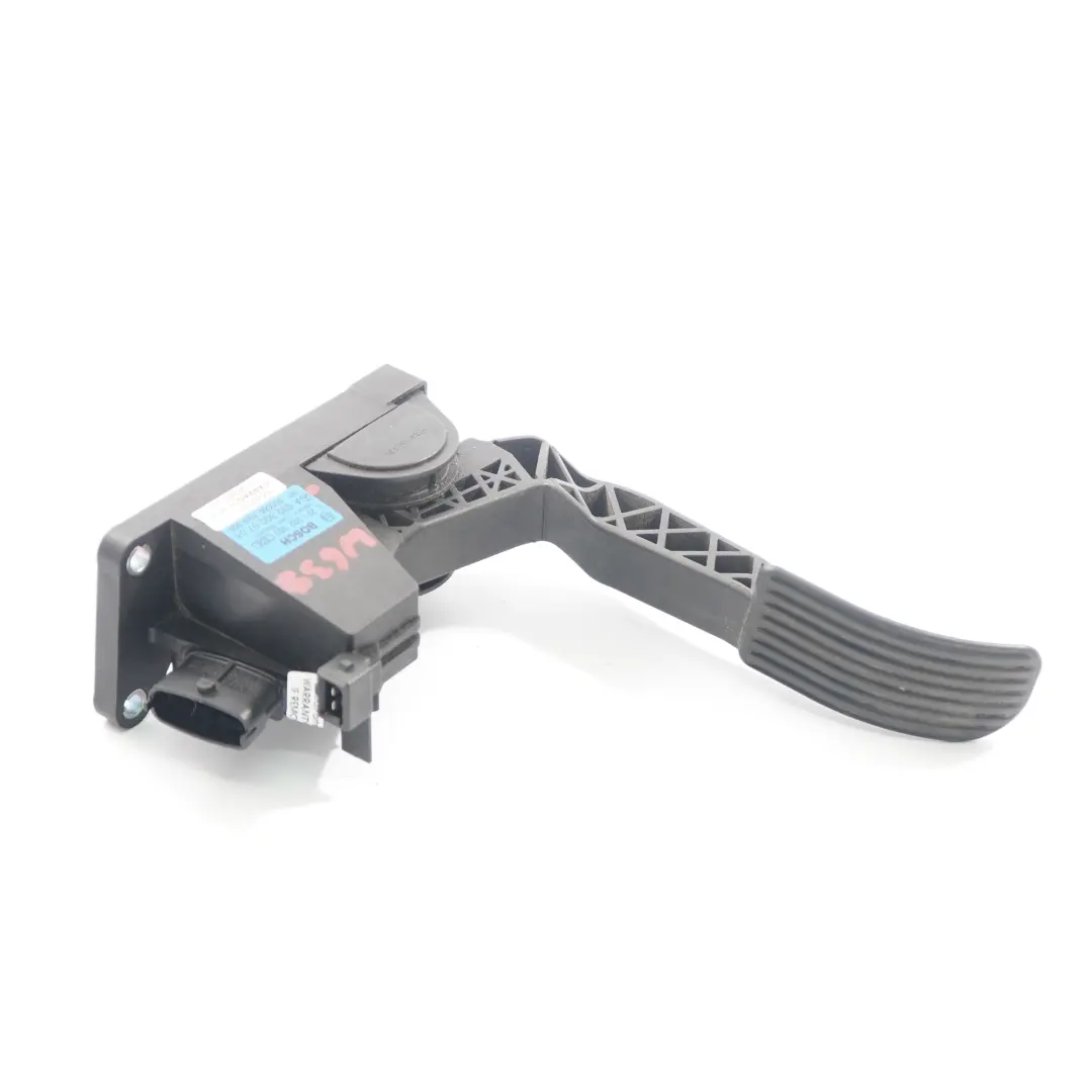 Pedale acceleratore per Mercedes Vito Viano W639 con numero di parte A6393000704 Mercedes Vito Viano W639 Pedale acceleratore - SKU A6393000704 - Numero di parte A6393000704