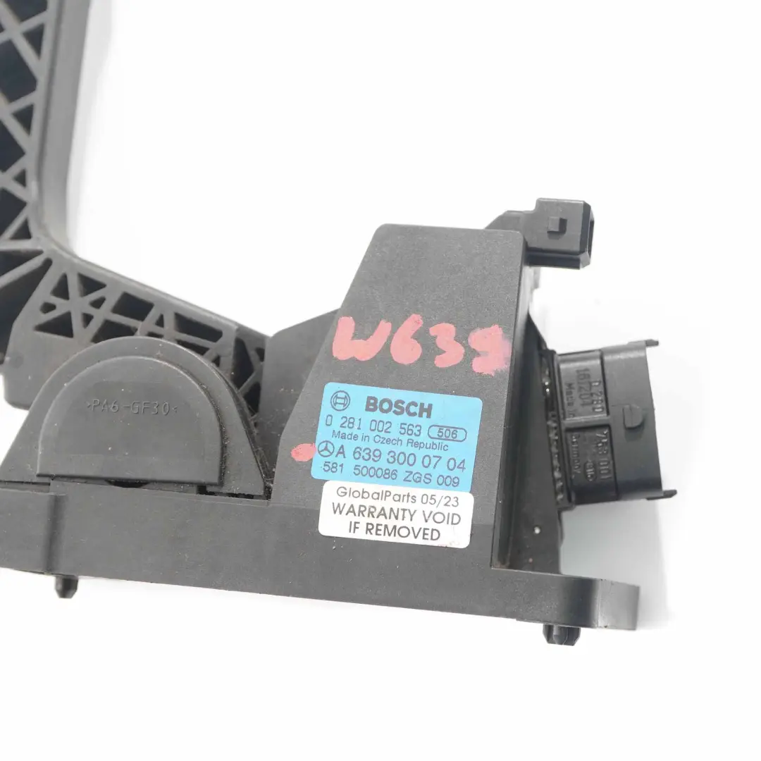 Pedale acceleratore per Mercedes Vito Viano W639 con numero di parte A6393000704 Mercedes Vito Viano W639 Pedale acceleratore - SKU A6393000704 - Numero di parte A6393000704