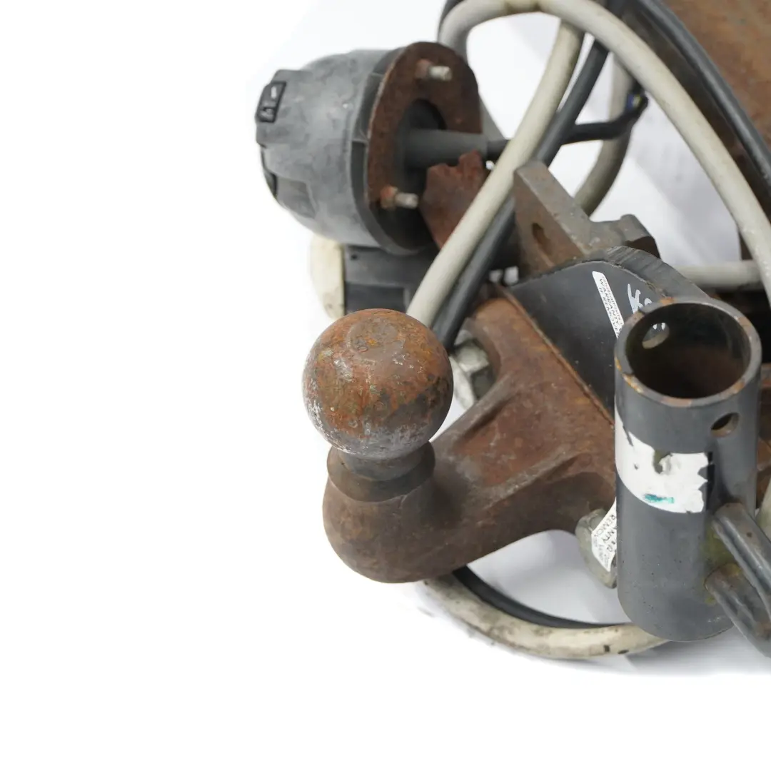Mercedes Vito W639 Barre arrière Mécanisme de remorquage Pare-chocs Support - SKU A6393101495-1 - Numéro de pièce A6393101495