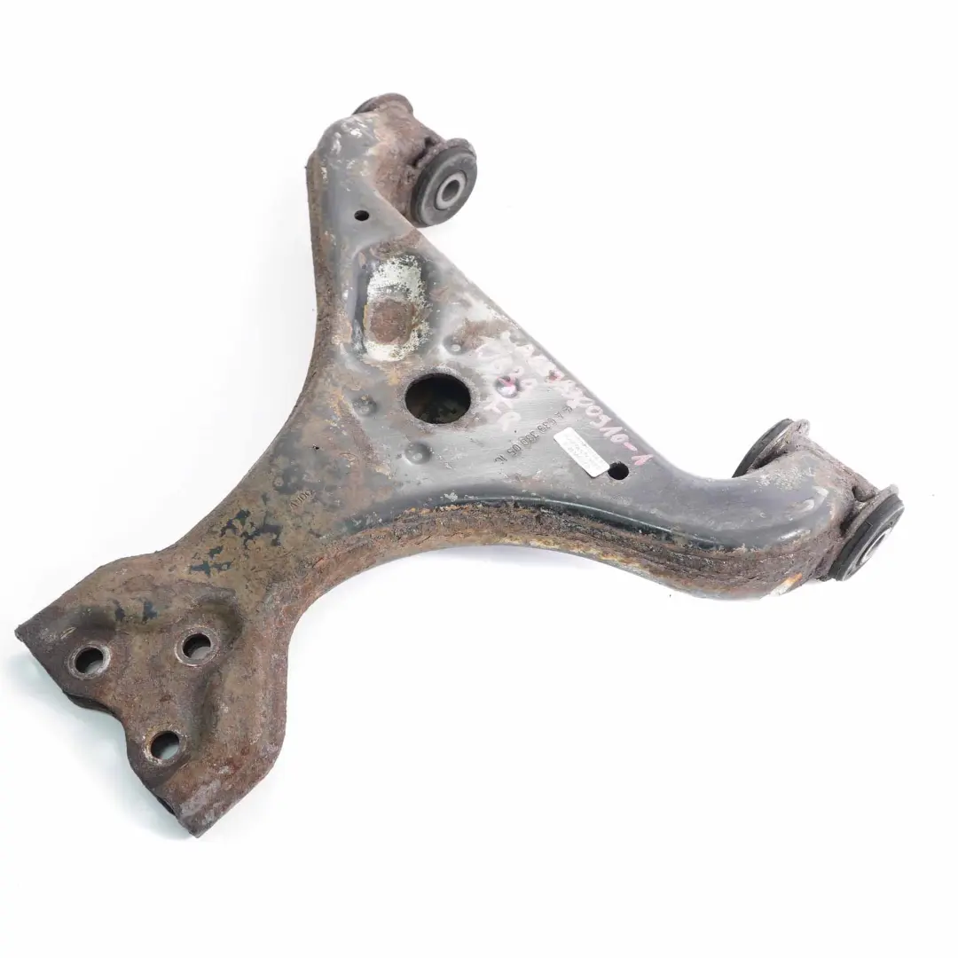 brazo control delantero derecho inferior Wishbone conjunta para Mercedes Vito W639 con número de pieza A6393300910 Mercedes Vito W639 brazo control delantero derecho inferior Wishbone conjunta - SKU A6393300910-1 - Número de pieza A6393300910