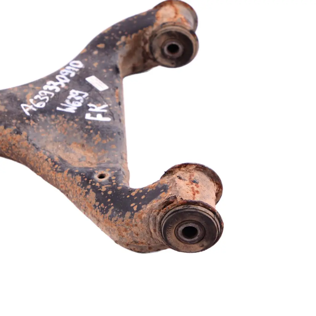 Braccio Oscillante Anteriore Giunto Forcella Destro per Mercedes Vito Viano W639 con numero di parte A6393300910 Mercedes Vito Viano W639 Braccio Oscillante Anteriore Giunto Forcella Destro - SKU A6393300910 - Numero di parte A6393300910