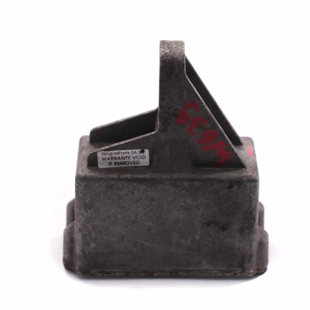 Supporto supporto differenziale asse posteriore per Mercedes Vito W639 con numero di parte A6393500372 Mercedes Vito W639 Supporto supporto differenziale asse posteriore - SKU A6393500372 - Numero di parte A6393500372