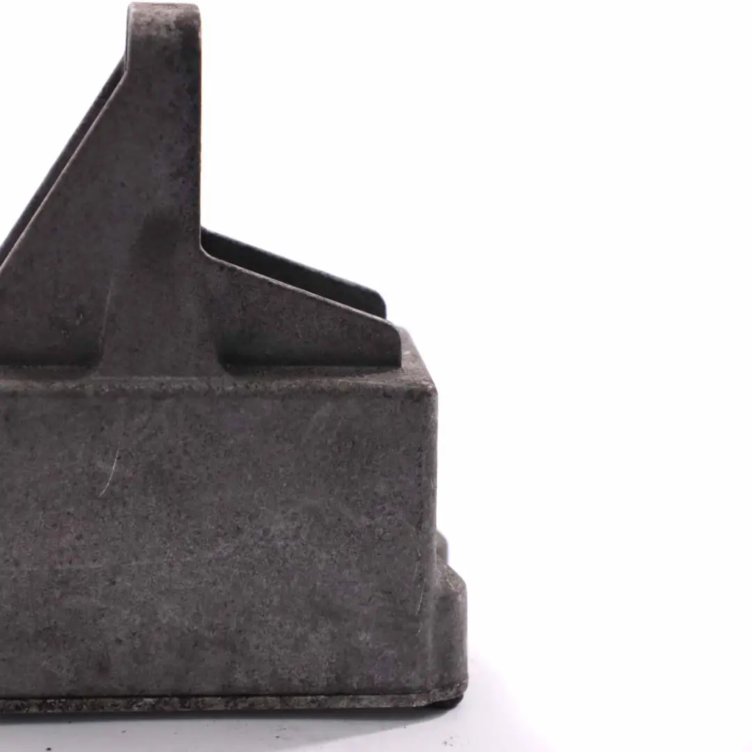 Axle Differential Holder Mount Bracket to Mercedes Vito W639 Rear with Part number A6393500372 Mercedes Vito W639 Rear Axle Differential Holder Mount Bracket - SKU A6393500372 - Part number A6393500372