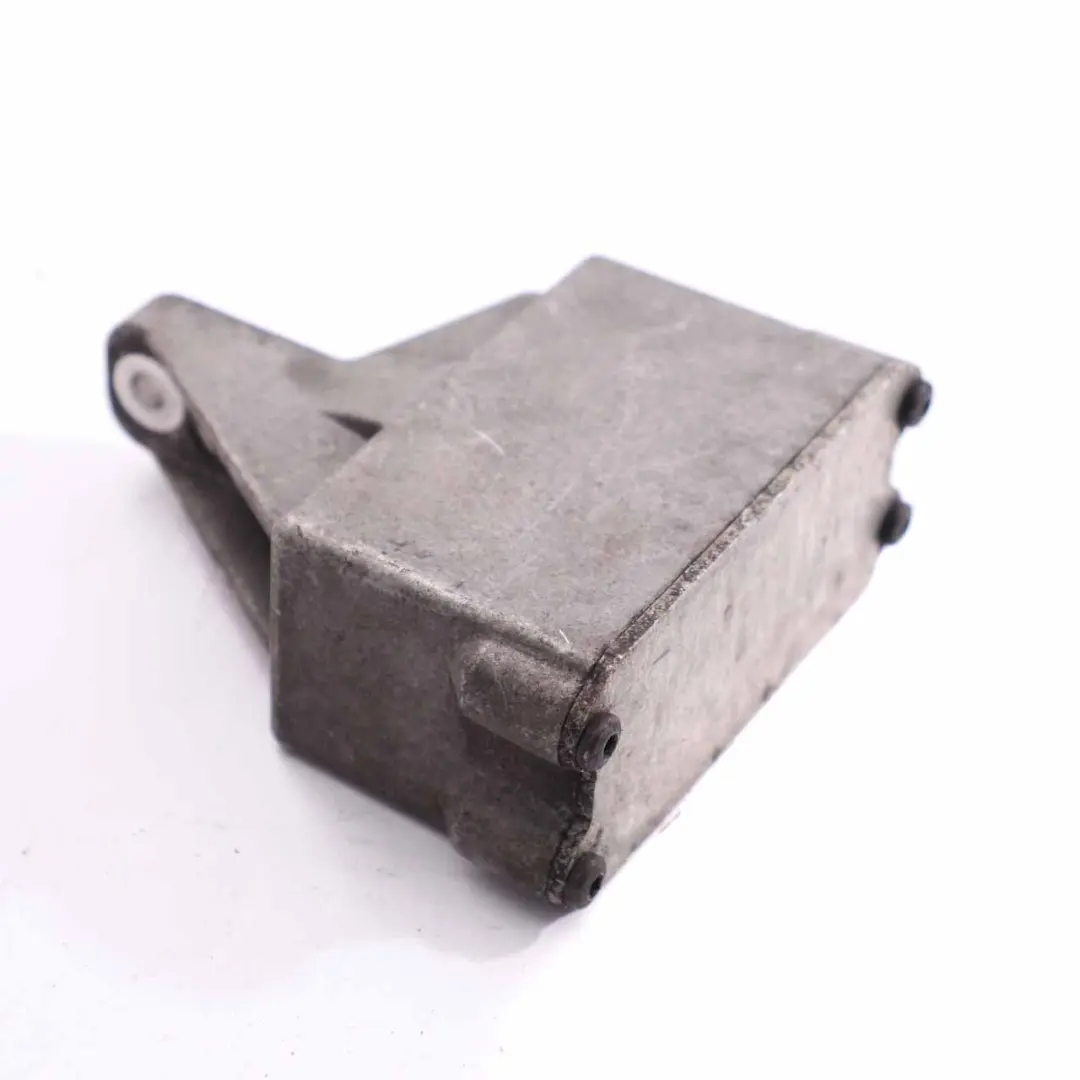 Hinter Achse Differential Halter Halterung für Mercedes Vito W639 mit Teilenummer A6393500372 Mercedes Vito W639 Hinter Achse Differential Halter Halterung - SKU A6393500372 - Teilenummer A6393500372