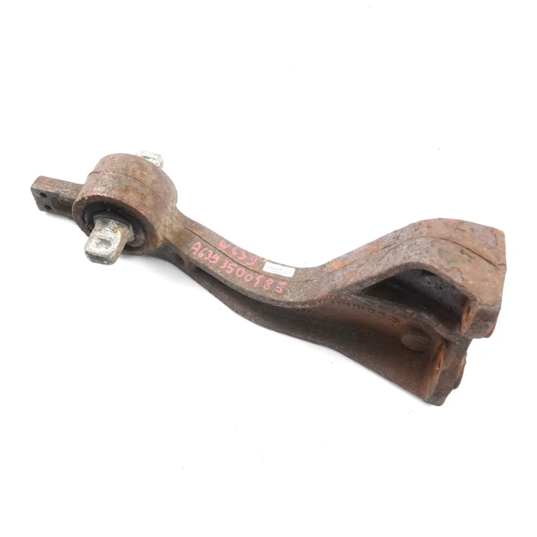 Soporte Diferencial Mercedes Vito W639 Soporte Eje Trasero para con número de pieza A6393500485 Soporte Diferencial Mercedes Vito W639 Soporte Eje Trasero - SKU A6393500485 - Número de pieza A6393500485