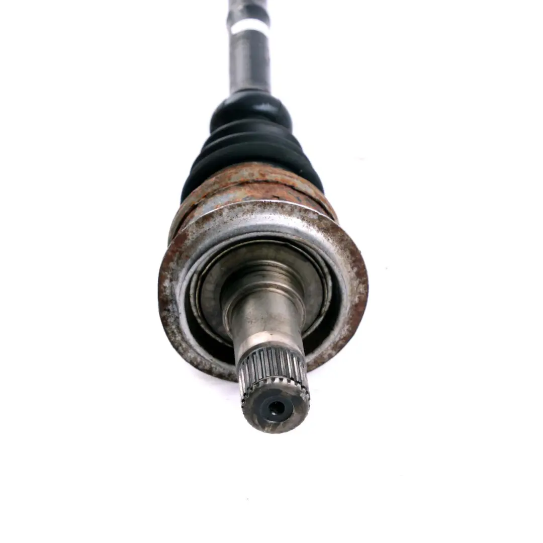 Albero trasmissione posteriore trasmissione manuale per Mercedes W639 con numero di parte A6393501610 Mercedes W639 Albero trasmissione posteriore trasmissione manuale - SKU A6393501610 - Numero di parte A6393501610