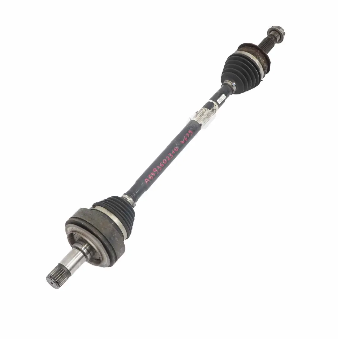 Hinterachse Antriebswelle Gelenkwelle für Mercedes Vito W639 mit Teilenummer A6393502310 Mercedes Vito W639 Hinterachse Antriebswelle Gelenkwelle - SKU A6393502310 - Teilenummer A6393502310