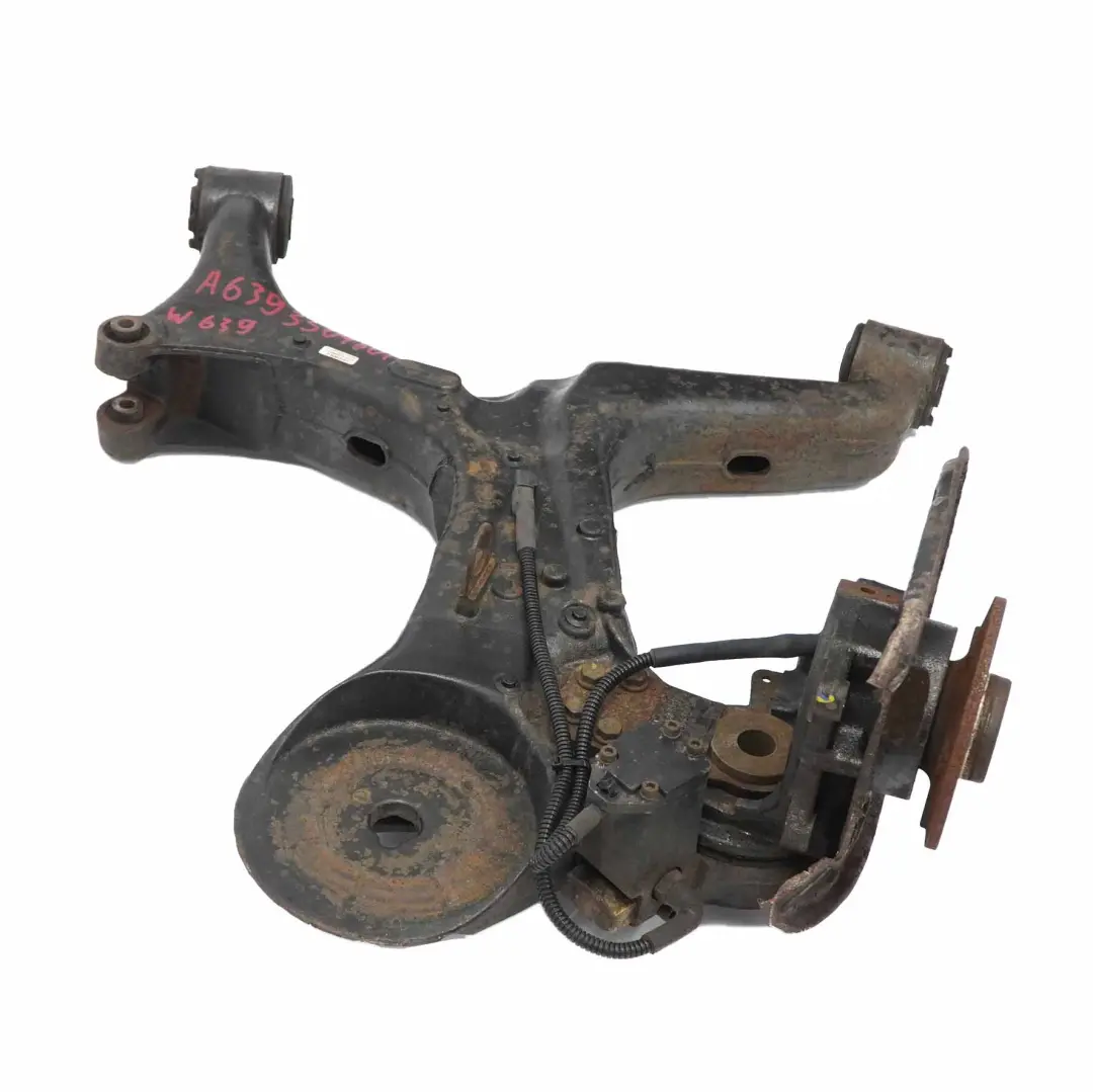 Mozzo Ruota Posteriore Destro Gamba di Sospensione Assale per Mercedes Vito W639 con numero di parte A6393504801 Mercedes Vito W639 Mozzo Ruota Posteriore Destro Gamba di Sospensione Assale - SKU A6393504801-1 - Numero di parte A6393504801