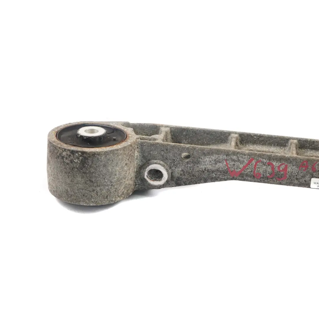 Mercedes Vito W639 Support fixation différentiel berceau sous-châssis arrière - SKU A6393506101 - Numéro de pièce A6393506101
