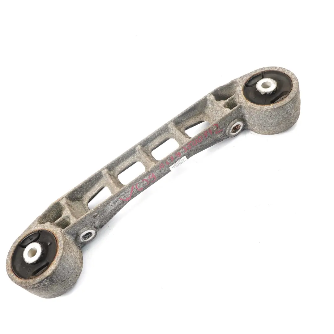 Mercedes Vito W639 Support fixation différentiel berceau sous-châssis arrière - SKU A6393506101 - Numéro de pièce A6393506101
