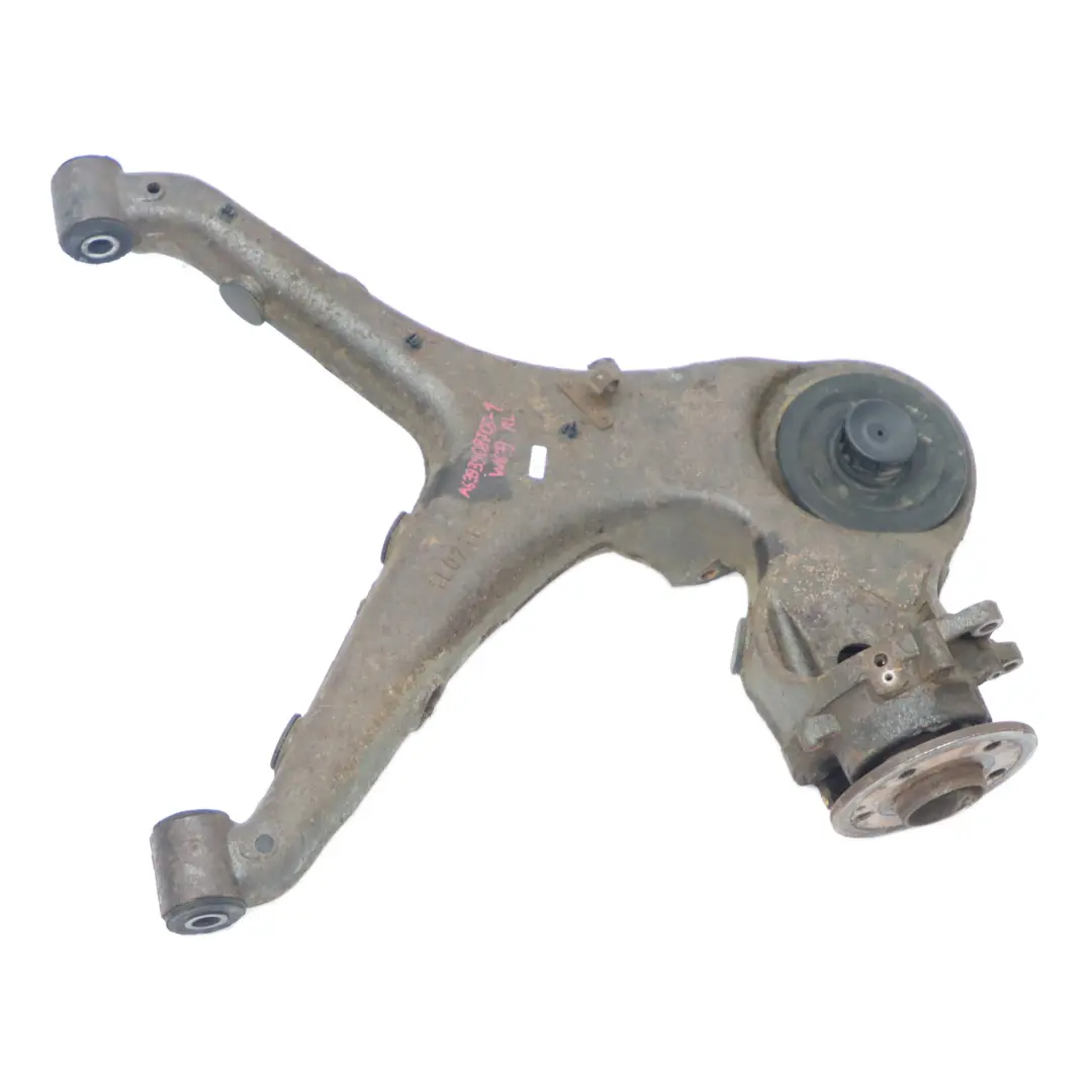 Mercedes Vito W639 cubo de rueda trasera izquierda Suspensión Pierna Rueda Eje - SKU A6393508705-1 - Número de pieza A6393508705