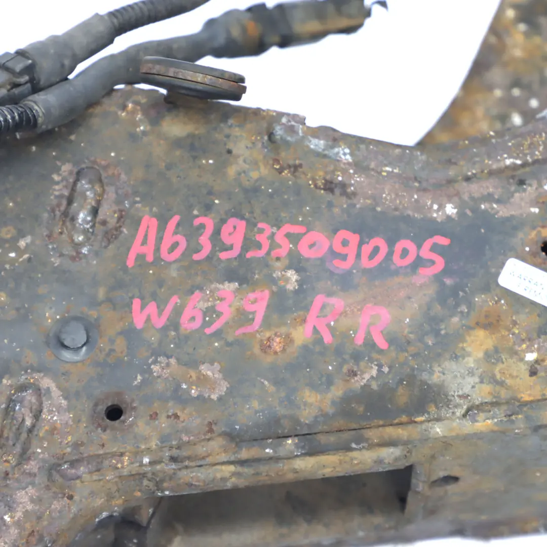 Mercedes Vito W639 Zwrotnica Piasta Zawieszenia Koła Prawa Tylna Noga - SKU A6393509005 - Numer Części A6393509005