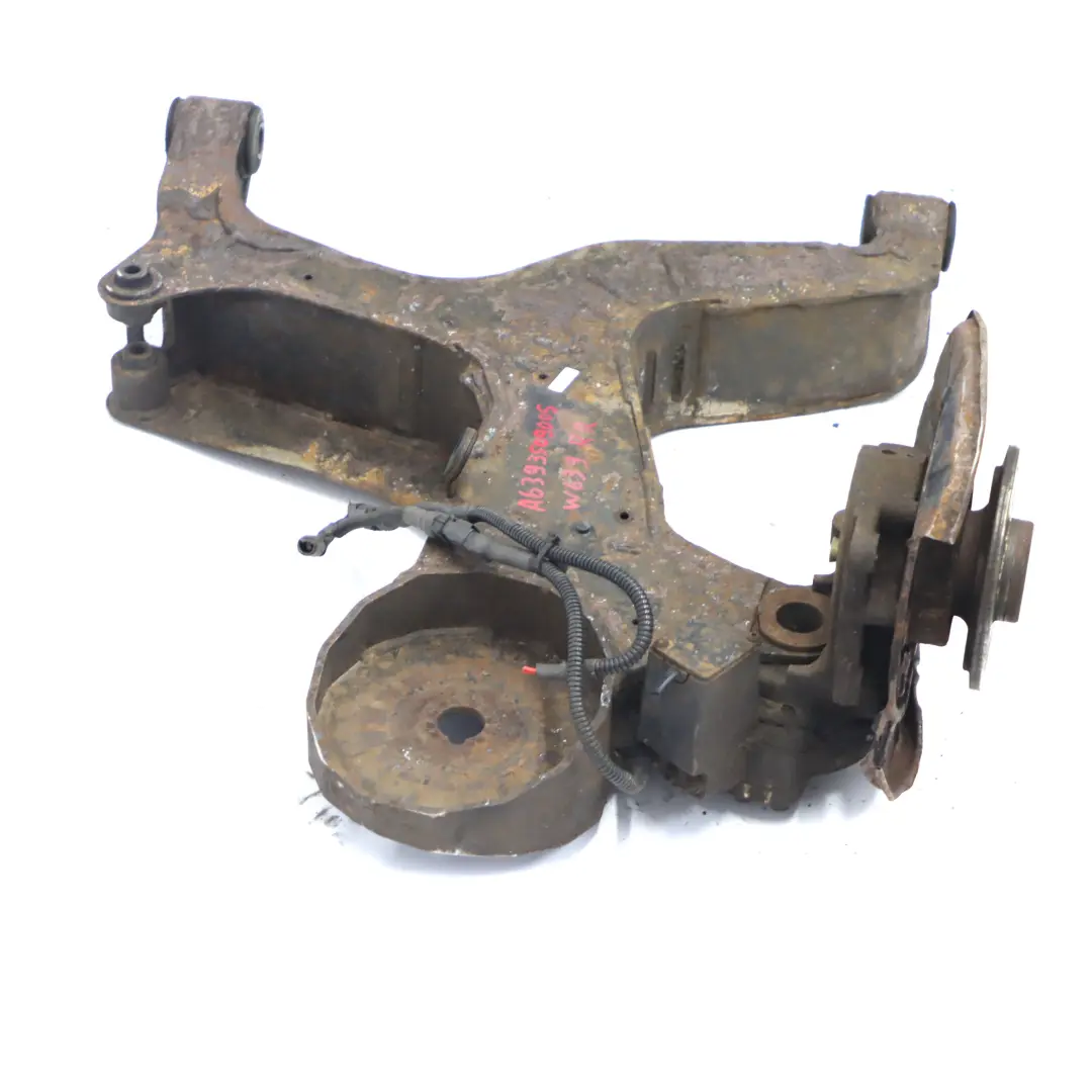 Mercedes Vito W639 cubo de rueda trasera derecha Suspensión Pierna Rueda Eje - SKU A6393509005 - Número de pieza A6393509005