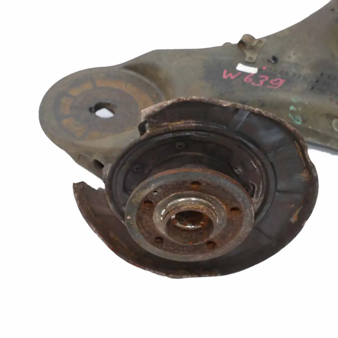 Mercedes Vito W639 Cubo de Rueda Trasera Derecha Suspensión Pierna Rueda Eje - SKU A6393522504 - Número de pieza A6393522504