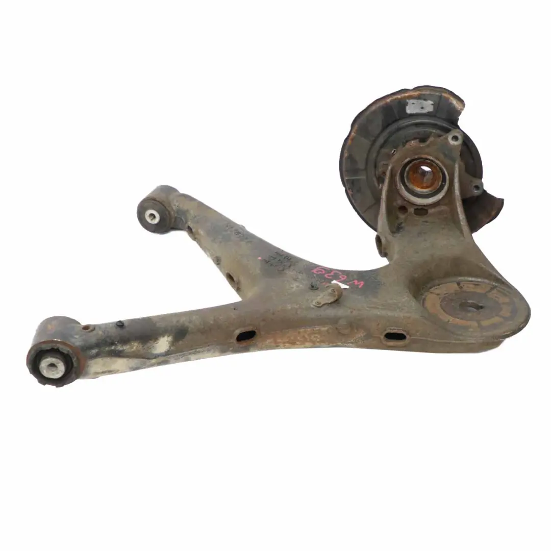 Mozzo Ruota Posteriore Destro Gamba di Sospensione Assale per Mercedes Vito W639 con numero di parte A6393522504 Mercedes Vito W639 Mozzo Ruota Posteriore Destro Gamba di Sospensione Assale - SKU A6393522504 - Numero di parte A6393522504