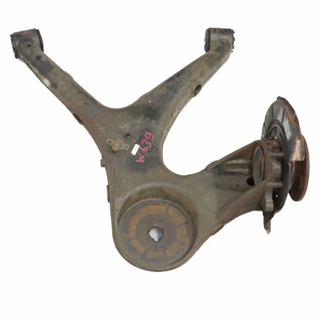 Mozzo Ruota Posteriore Destro Gamba di Sospensione Assale per Mercedes Vito W639 con numero di parte A6393522504 Mercedes Vito W639 Mozzo Ruota Posteriore Destro Gamba di Sospensione Assale - SKU A6393522504 - Numero di parte A6393522504