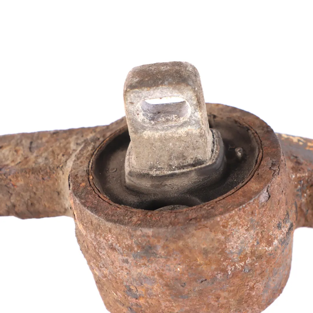 Supporto Differenziale Asse Posteriore A6393530595 per Mercedes Vito W639 con numero di parte A6393530495 Mercedes Vito W639 Supporto Differenziale Asse Posteriore A6393530595 - SKU A6393530495 - Numero di parte A6393530495