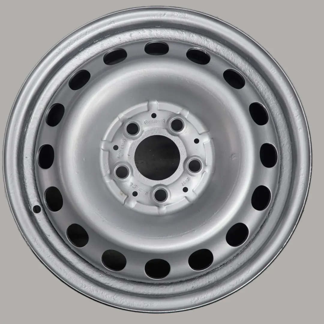 Cerchio in Lega Silver Steel 16" ET:54 per Mercedes Viano Vito W639 con numero di parte A6394011602 Mercedes Viano Vito W639 Cerchio in Lega Silver Steel 16" ET:54 - SKU A6394011602-1 - Numero di parte A6394011602