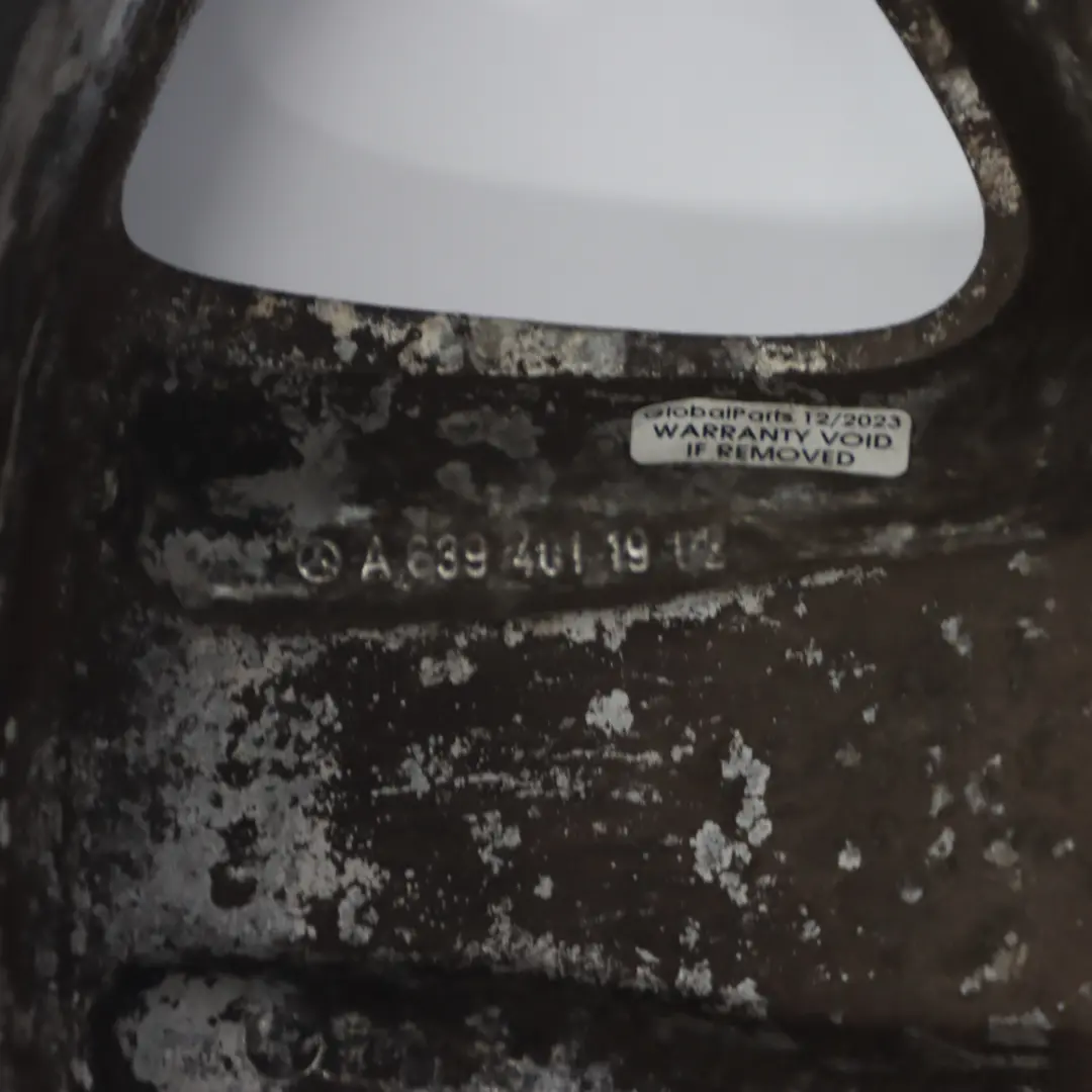 Alloy Wheel Rim 17" 7J ET:56 to Mercedes Vito W639 Silver with Part number A6394011902 Mercedes Vito W639 Silver Alloy Wheel Rim 17" 7J ET:56 - SKU A6394011902-4 - Part number A6394011902