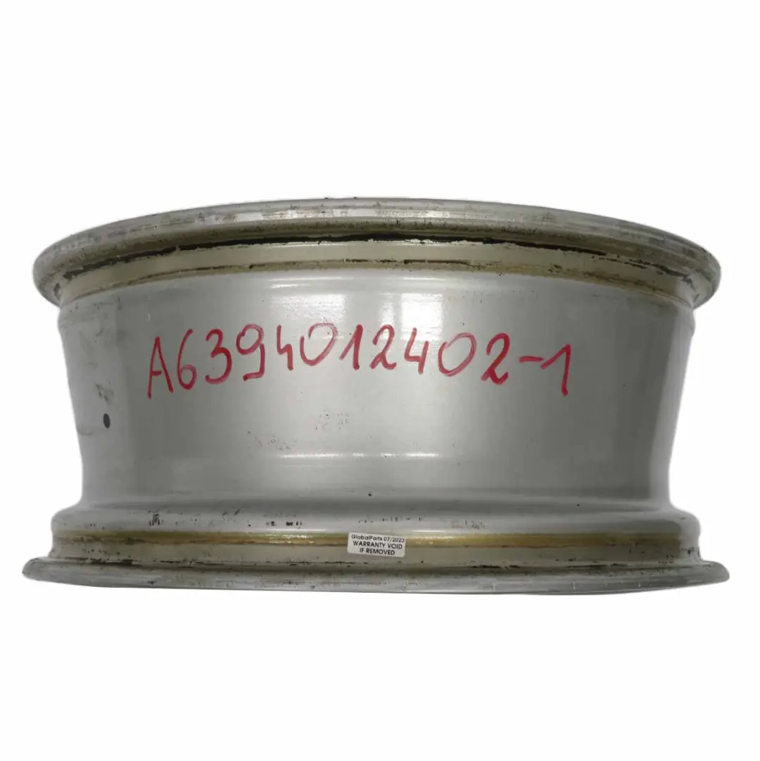 Jante Mercedes W639 en alliage argenté 17" 7J ET:56 pour à propos du numéro de pièce A6394012402 Jante Mercedes W639 en alliage argenté 17" 7J ET:56 - SKU A6394012402-1 - Numéro de pièce A6394012402