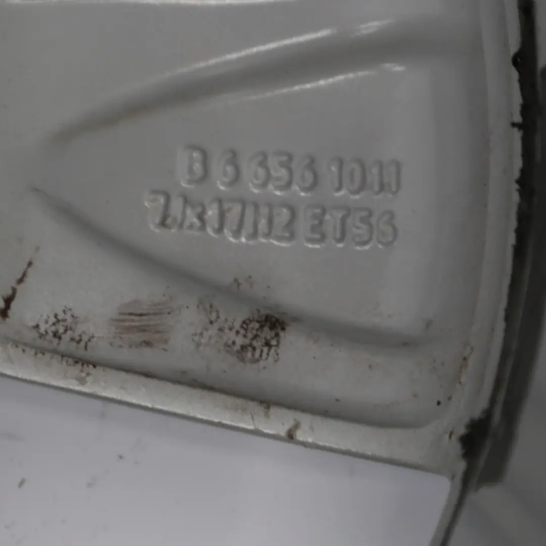 Jante Mercedes W639 en alliage argenté 17" 7J ET:56 pour à propos du numéro de pièce A6394012402 Jante Mercedes W639 en alliage argenté 17" 7J ET:56 - SKU A6394012402-2 - Numéro de pièce A6394012402