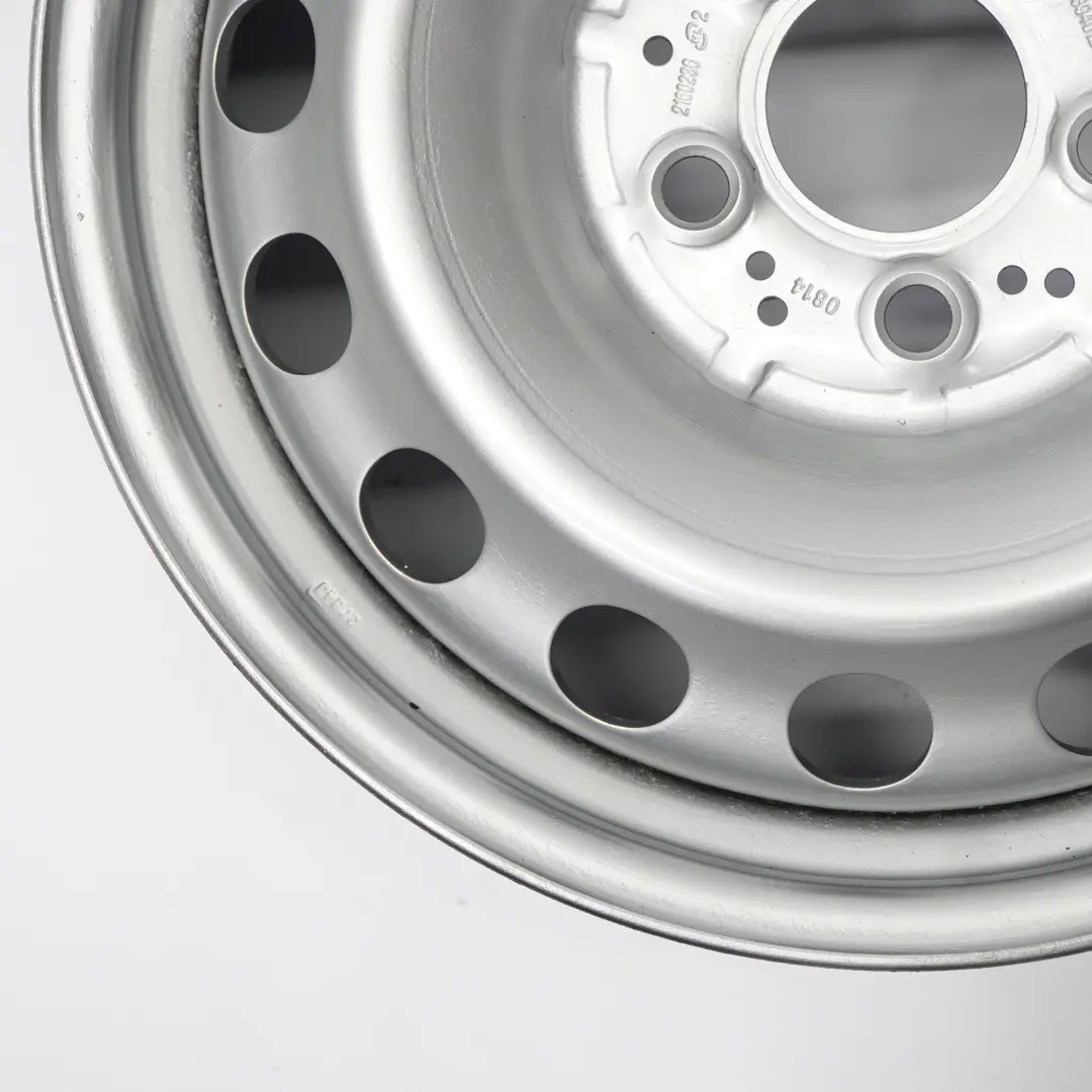 Llanta de acero plateada 16" 6,5J ET:60 para Mercedes Vito Viano W639 con número de pieza A6394012902 Mercedes Vito Viano W639 Llanta de acero plateada 16" 6,5J ET:60 - SKU A6394012902-1 - Número de pieza A6394012902