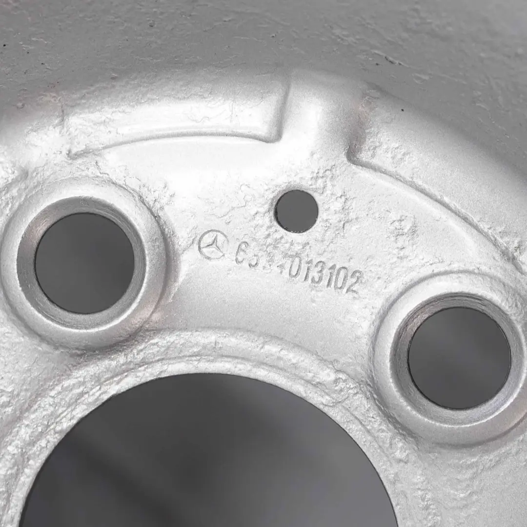 Jante Acier 16" 6J ET:54 pour Mercedes Viano Vito W639 à propos du numéro de pièce A6394013102 Mercedes Viano Vito W639 Jante Acier 16" 6J ET:54 - SKU A6394013102-2 - Numéro de pièce A6394013102