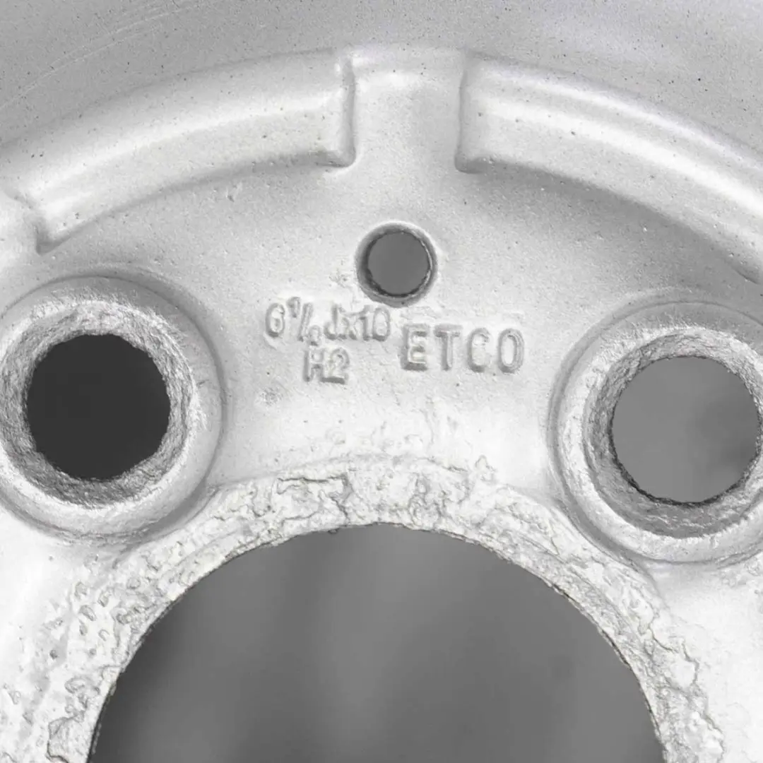 Llanta de acero plateada 16" 6,5J ET:60 para Mercedes Viano Vito W639 con número de pieza A6394013302 Mercedes Viano Vito W639 Llanta de acero plateada 16" 6,5J ET:60 - SKU A6394013302-1 - Número de pieza A6394013302