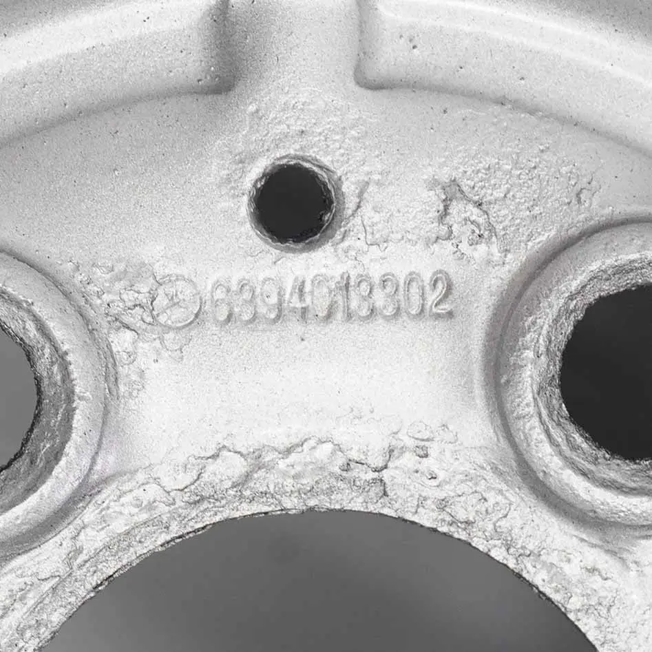 Llanta de acero plateada 16" 6,5J ET:60 para Mercedes Viano Vito W639 con número de pieza A6394013302 Mercedes Viano Vito W639 Llanta de acero plateada 16" 6,5J ET:60 - SKU A6394013302-1 - Número de pieza A6394013302