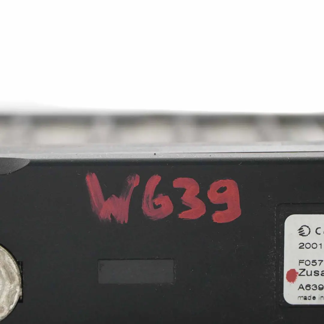 Wärmetauscher Kühler Matrix für Mercedes Vito W639 mit Teilenummer A6394460429 Mercedes Vito W639 Wärmetauscher Kühler Matrix - SKU A6394460429 - Teilenummer A6394460429