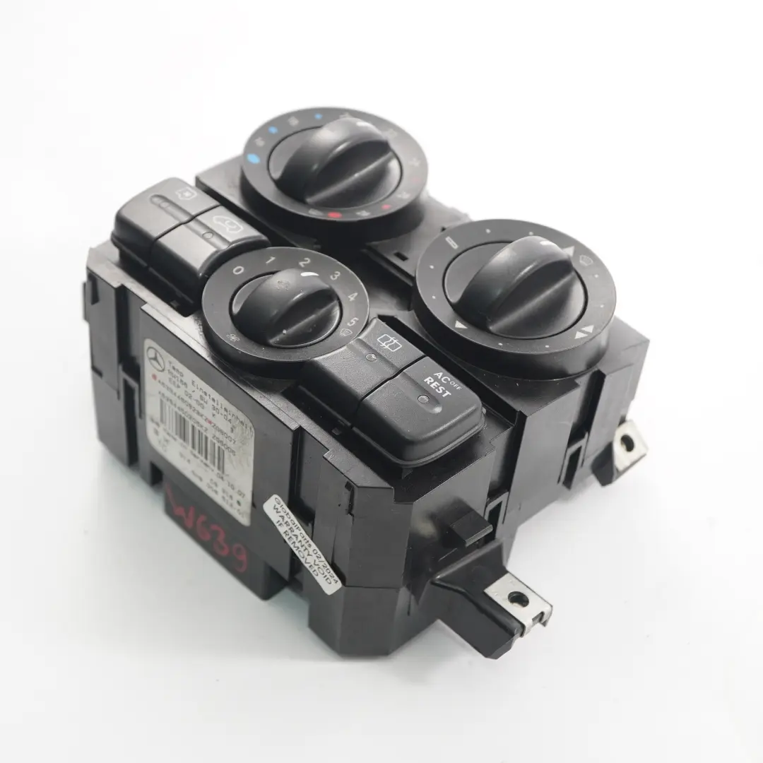 Panel Klimatyzacji do Mercedes Vito W639 o numerze A6394460828 Mercedes Vito W639 Panel Klimatyzacji - SKU A6394460828 - Numer Części A6394460828