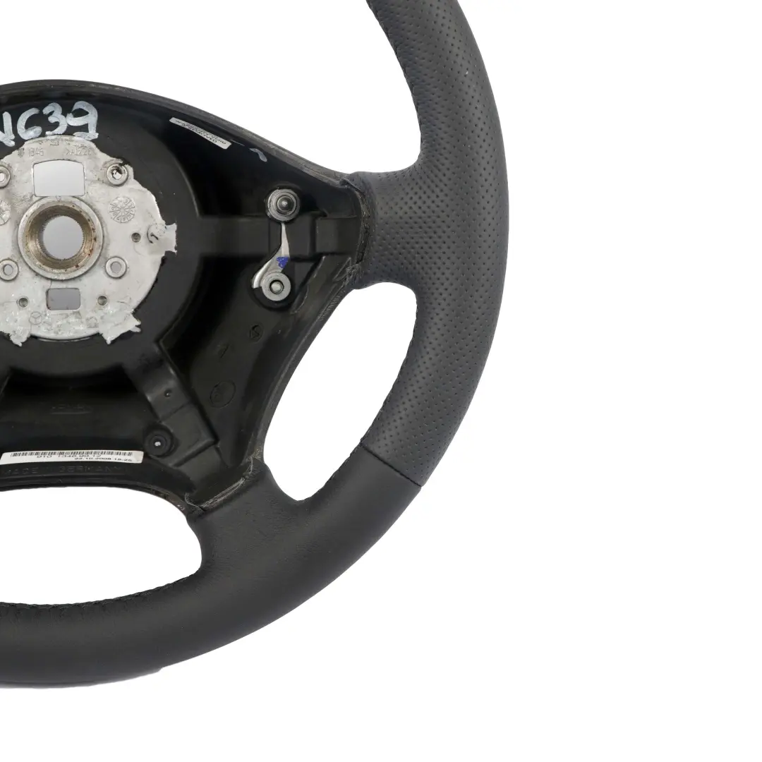 Mercedes-Benz Vito Viano W639 NUOVO Volante in pelle nera con filo nero per con numero di parte A6394640001 Mercedes-Benz Vito Viano W639 NUOVO Volante in pelle nera con filo nero - SKU A6394640001-1 - Numero di parte A6394640001