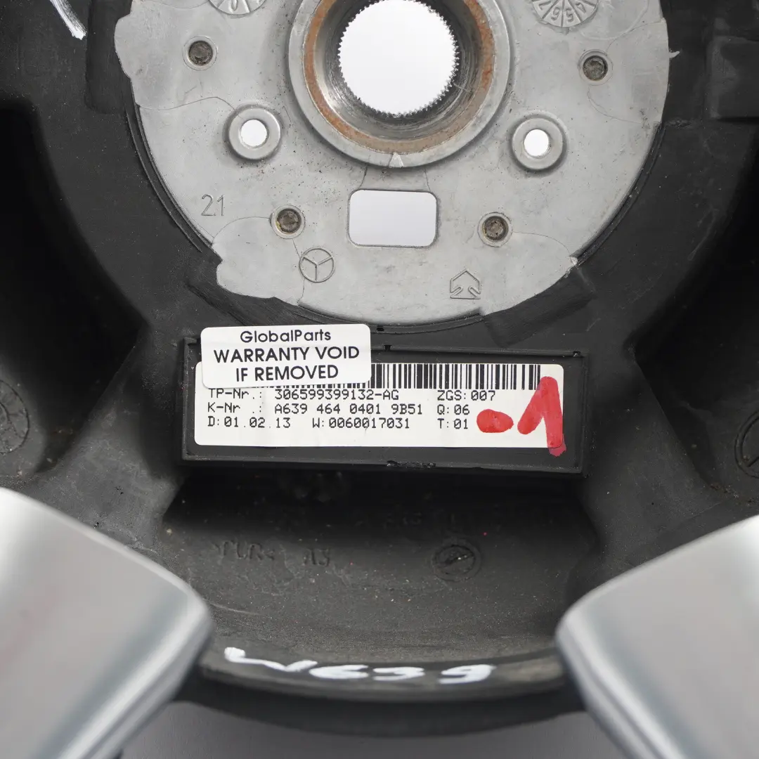 Mercedes-Benz Vito Viano W639 NUOVO Volante in pelle nera con filo nero per con numero di parte A6394640401 Mercedes-Benz Vito Viano W639 NUOVO Volante in pelle nera con filo nero - SKU A6394640401-1 - Numero di parte A6394640401