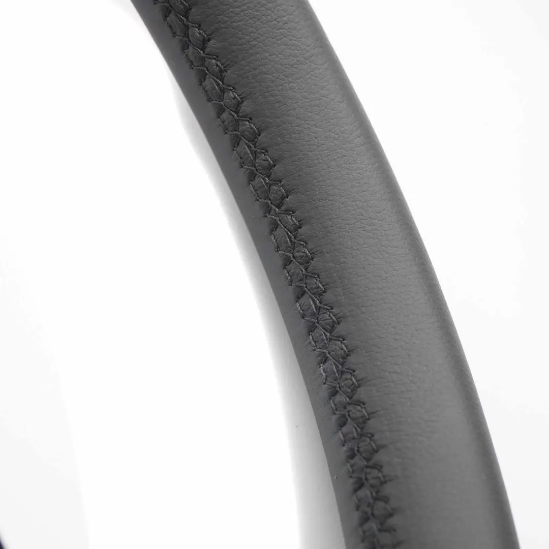 Mercedes-Benz Vito Viano W639 NUOVO Volante in pelle nera con filo nero per con numero di parte A6394640401 Mercedes-Benz Vito Viano W639 NUOVO Volante in pelle nera con filo nero - SKU A6394640401-1 - Numero di parte A6394640401