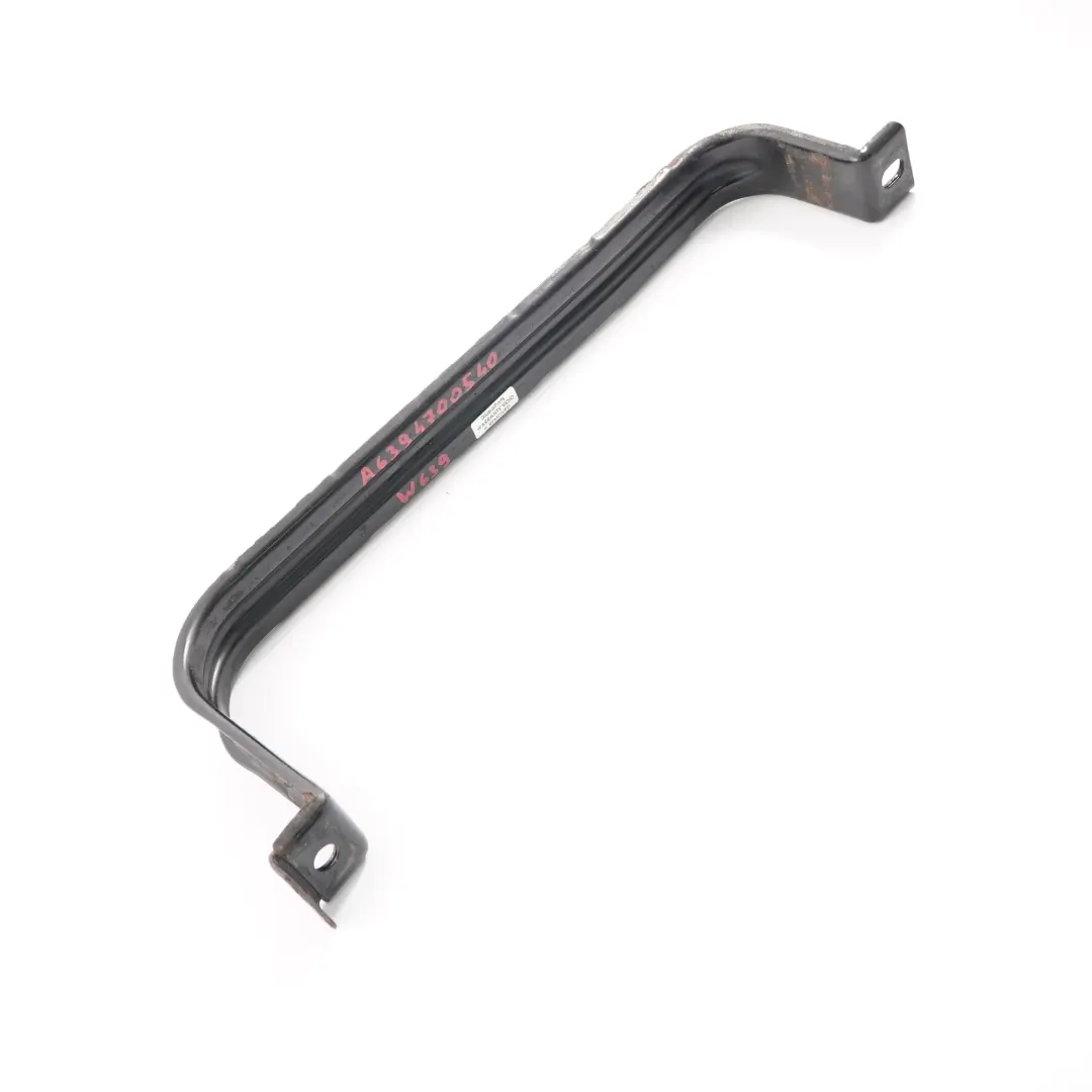 Mercedes W639 Cinghia di tensione del serbatoio Supporto staffa - SKU A6394700540 - Numero di parte A6394700540